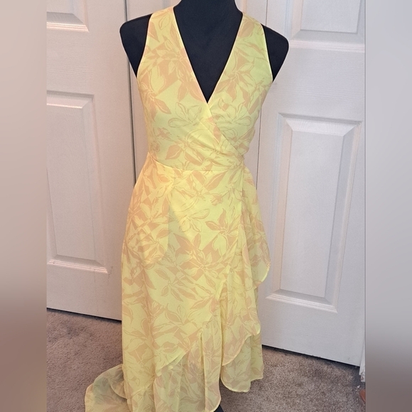 Chelsea.28 Sunburst Yellow Floral Faux Wrap Midi Dress - Picture 1 of 10